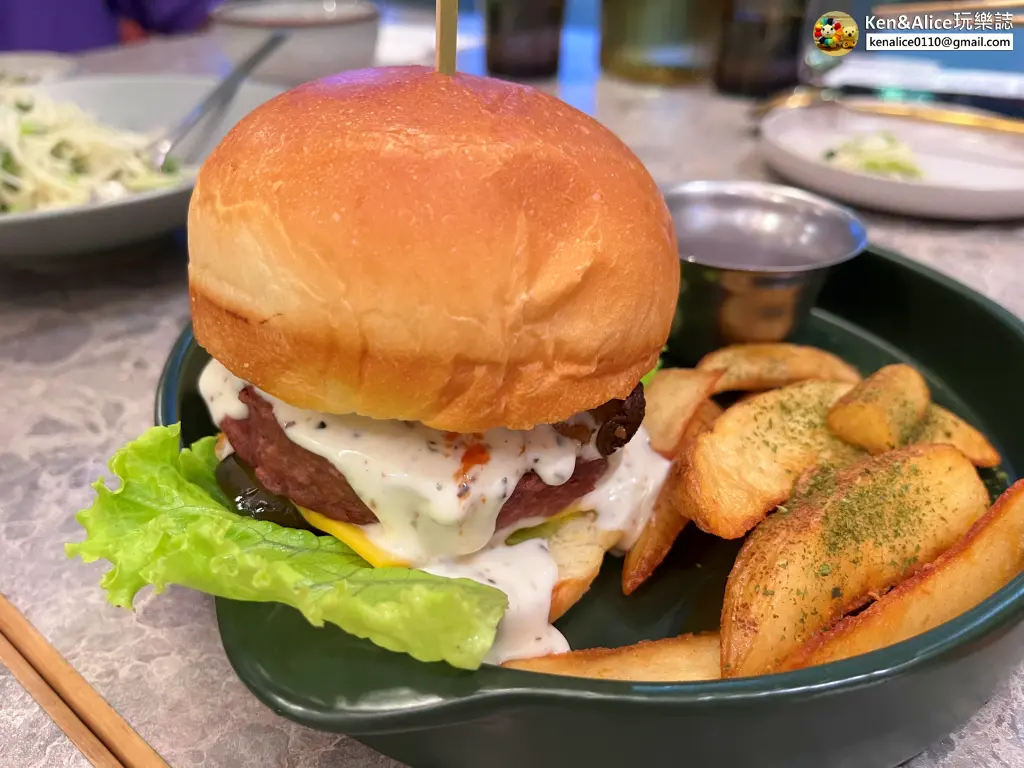 新店裕隆城美食-養心沙龍素食餐廳