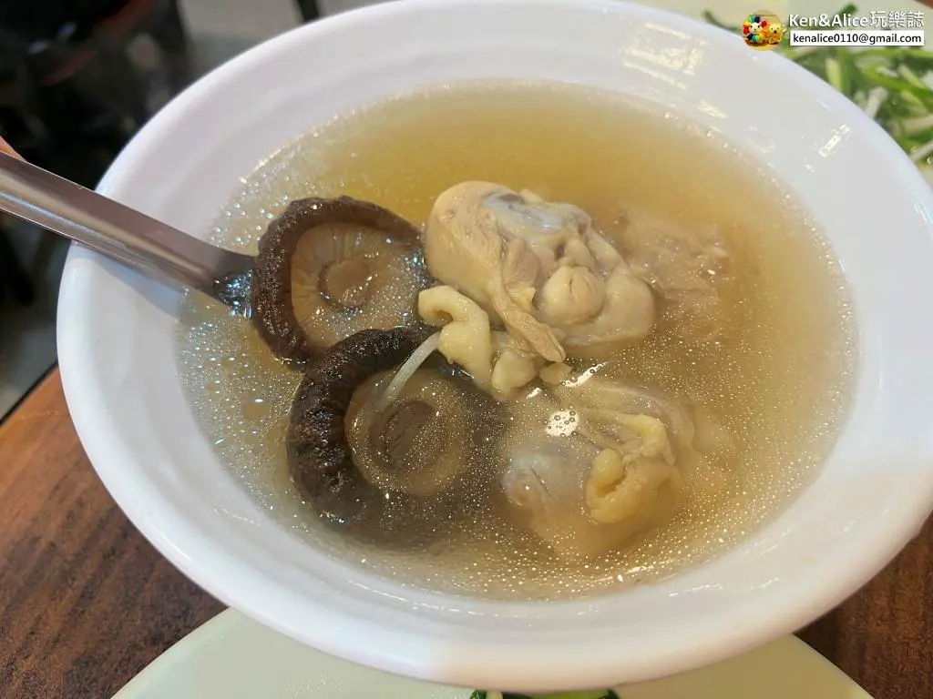 最新烏來老街餐廳推薦-山地美食屋