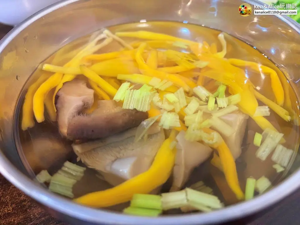 最新烏來老街餐廳推薦-石板小吃店
