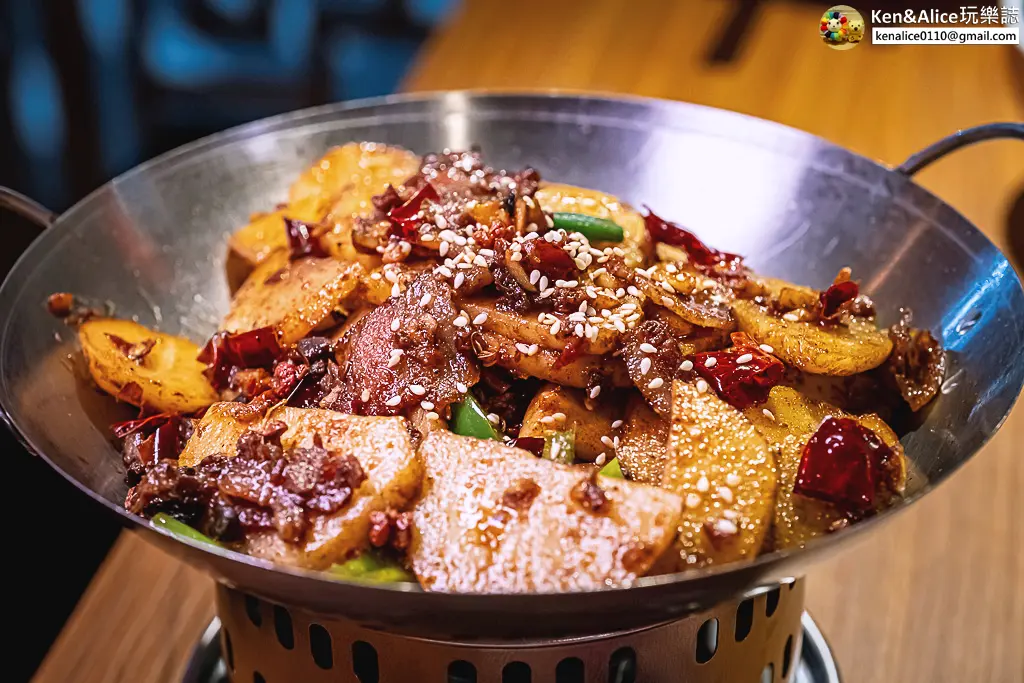 台北西門美食-ABV串串啤酒館-重慶火鍋