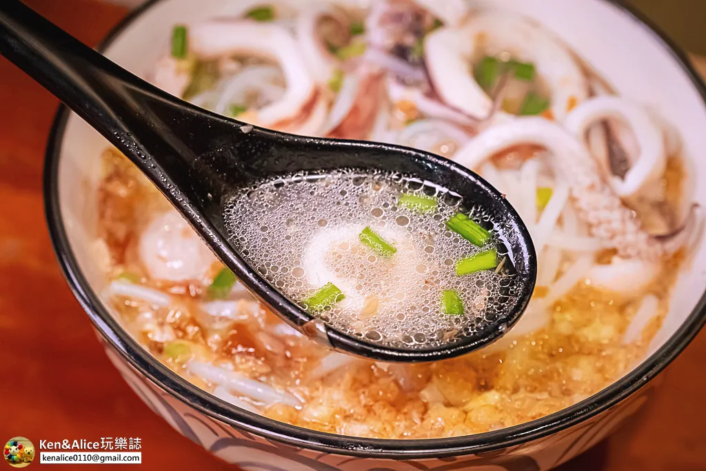 三峽美食-彭富貴雞湯小卷米粉
