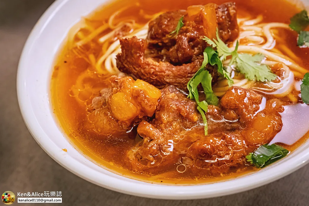 羅東夜市必吃-岳記排骨酥麵